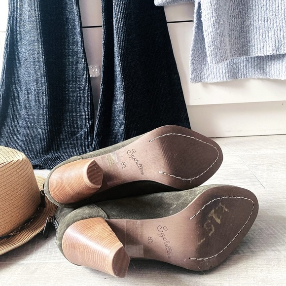 Seychelles leather zipper back ankle booties - Picture 7 of 15